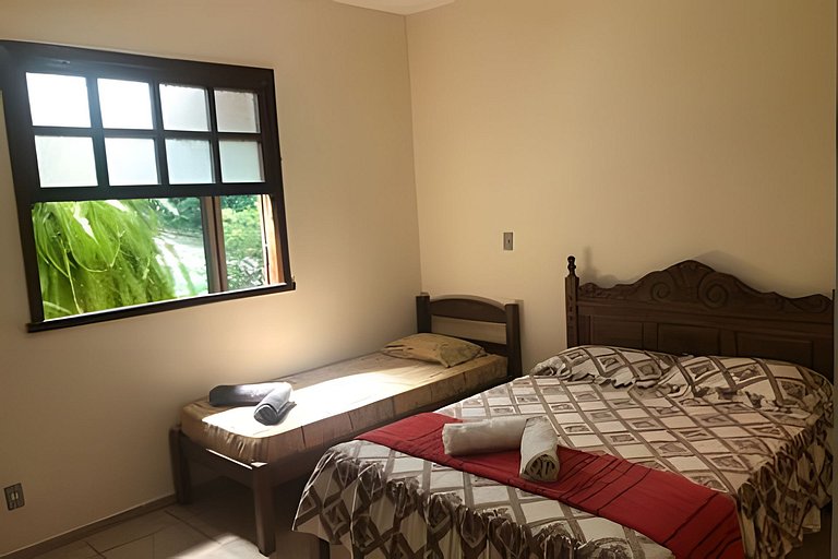 Sitio com Piscina AQUECIDa e 5 quartos c/ suíte!