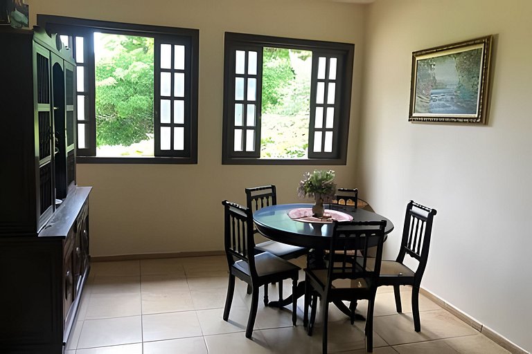 Sitio com Piscina AQUECIDa e 5 quartos c/ suíte!