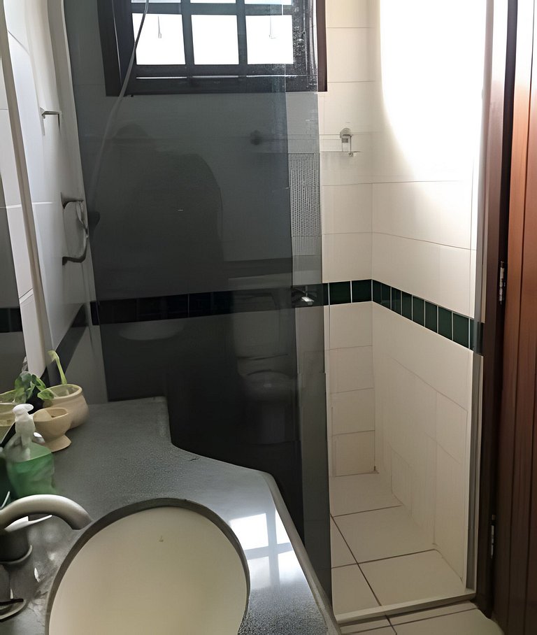 Sitio com Piscina AQUECIDa e 5 quartos c/ suíte!