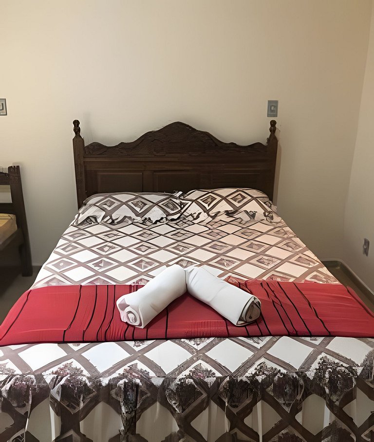 Sitio com Piscina AQUECIDa e 5 quartos c/ suíte!