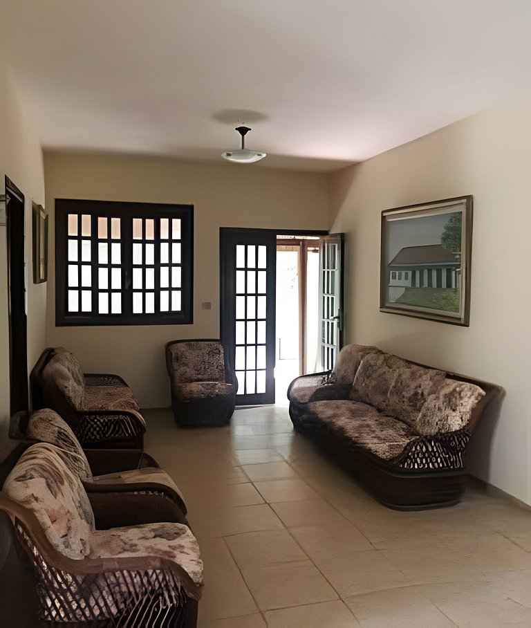 Sitio com Piscina AQUECIDa e 5 quartos c/ suíte!