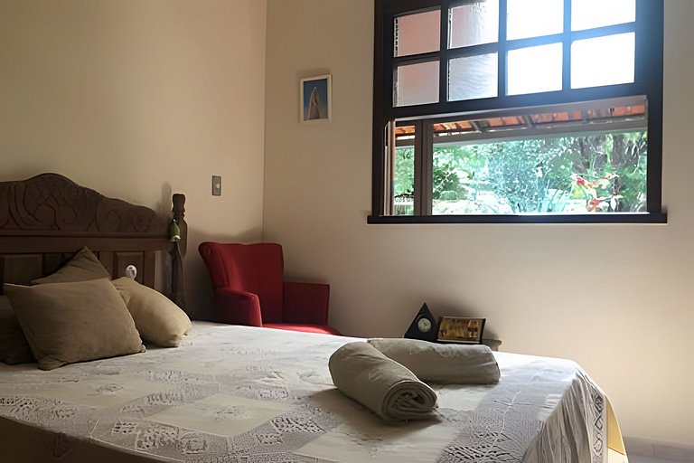 Sitio com Piscina AQUECIDa e 5 quartos c/ suíte!