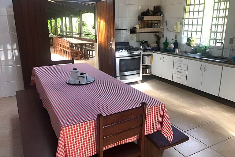 Sitio com Piscina AQUECIDa e 5 quartos c/ suíte!