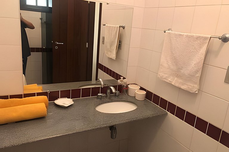 Sitio com Piscina AQUECIDa e 5 quartos c/ suíte!