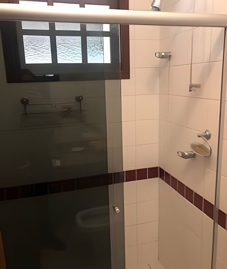Sitio com Piscina AQUECIDa e 5 quartos c/ suíte!