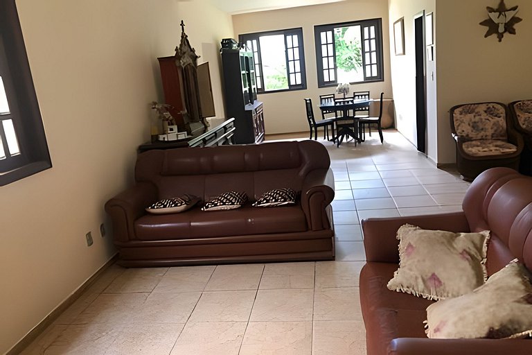 Sitio com Piscina AQUECIDa e 5 quartos c/ suíte!