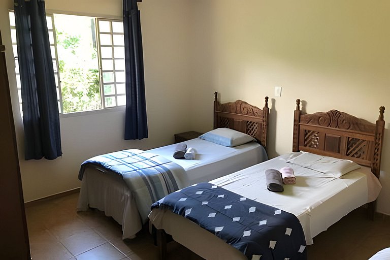 Sitio com Piscina AQUECIDa e 5 quartos c/ suíte!