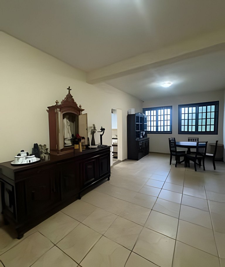 Sitio com Piscina AQUECIDa e 5 quartos c/ suíte!