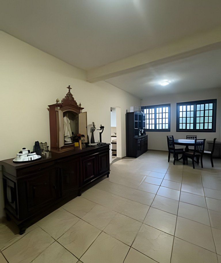 Sitio com Piscina AQUECIDa e 5 quartos c/ suíte!