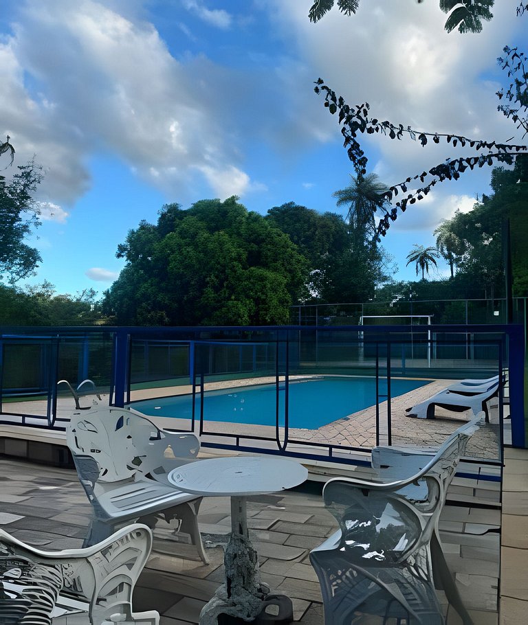 Sitio com Piscina AQUECIDa e 5 quartos c/ suíte!