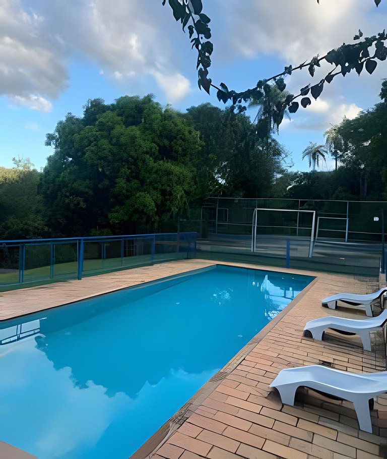 Sitio com Piscina AQUECIDa e 5 quartos c/ suíte!