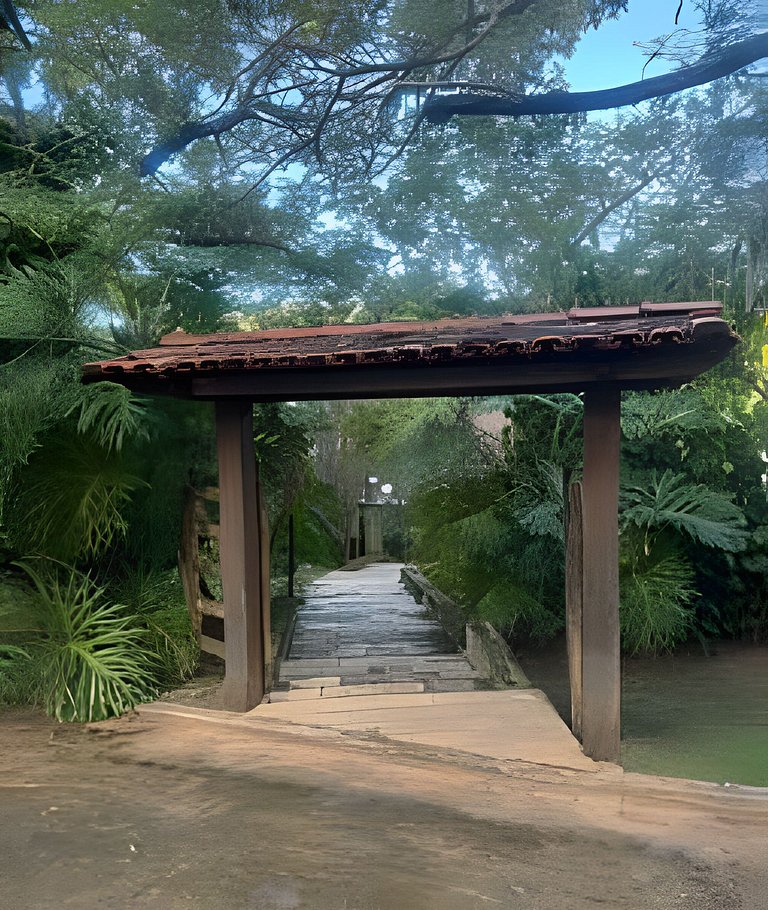 Sitio com Piscina AQUECIDa e 5 quartos c/ suíte!