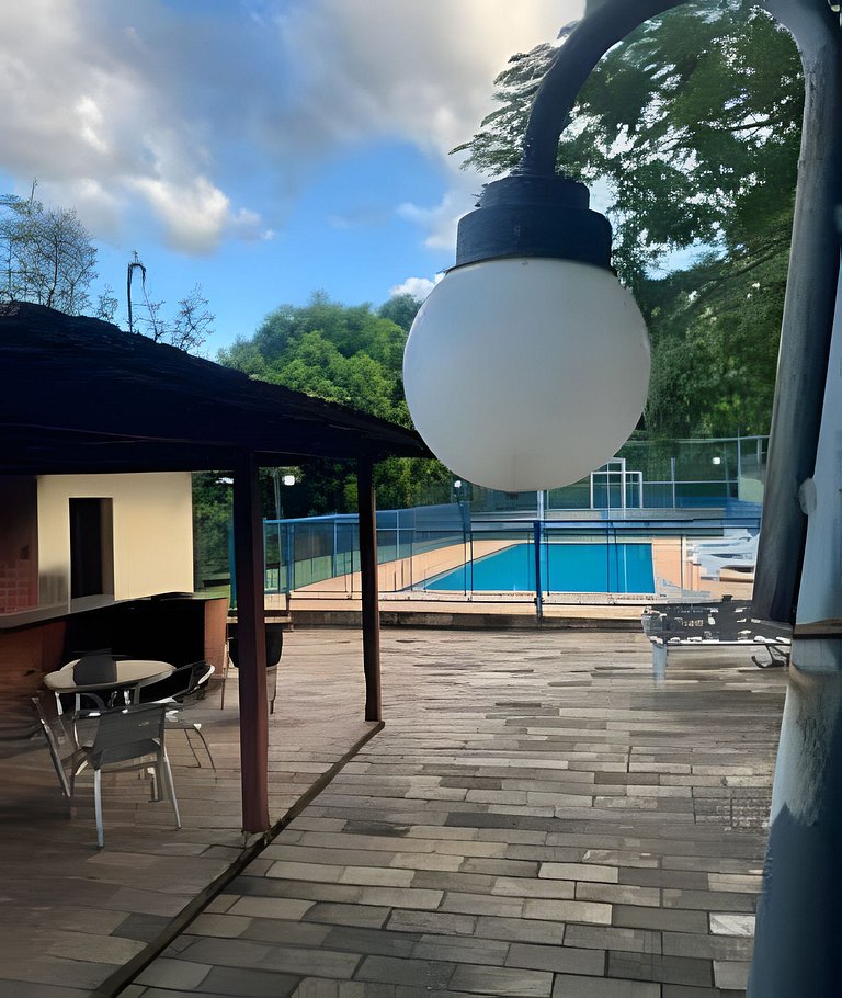 Sitio com Piscina AQUECIDa e 5 quartos c/ suíte!