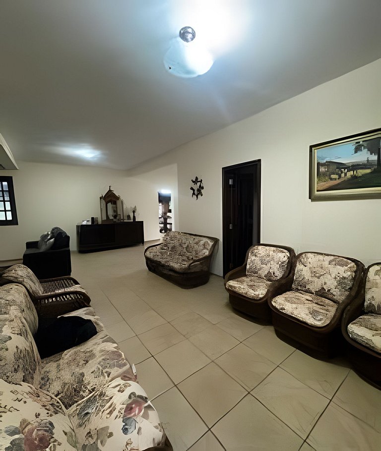 Sitio com Piscina AQUECIDa e 5 quartos c/ suíte!