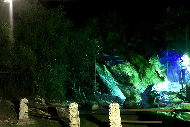 Sítio Piscina natural, Trilha e Cachoeira