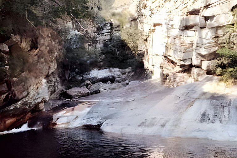 Sítio Piscina natural, Trilha e Cachoeira