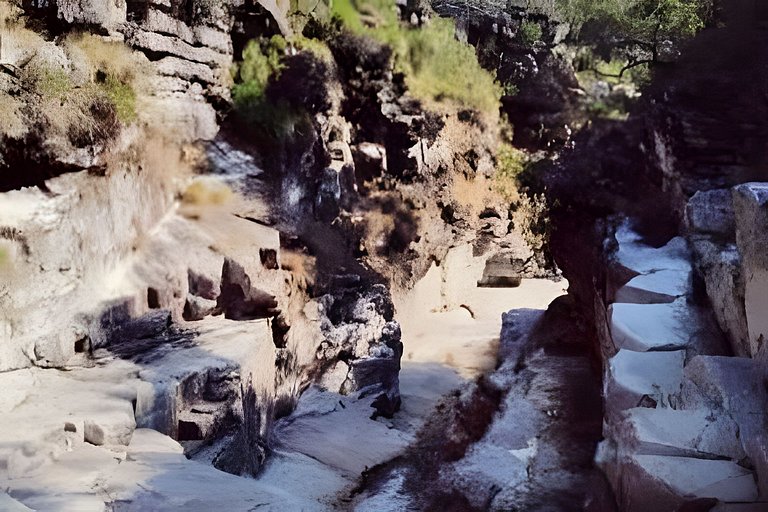 Sítio Piscina natural, Trilha e Cachoeira