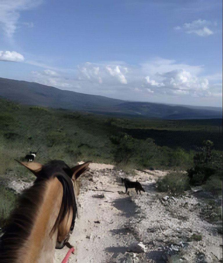 Sítio Piscina natural, Trilha e Cachoeira