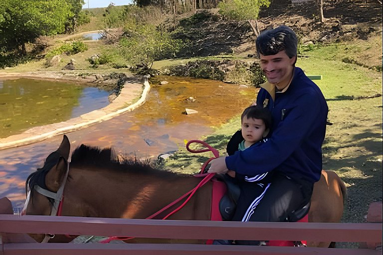 Sítio Piscina natural, Trilha e Cachoeira