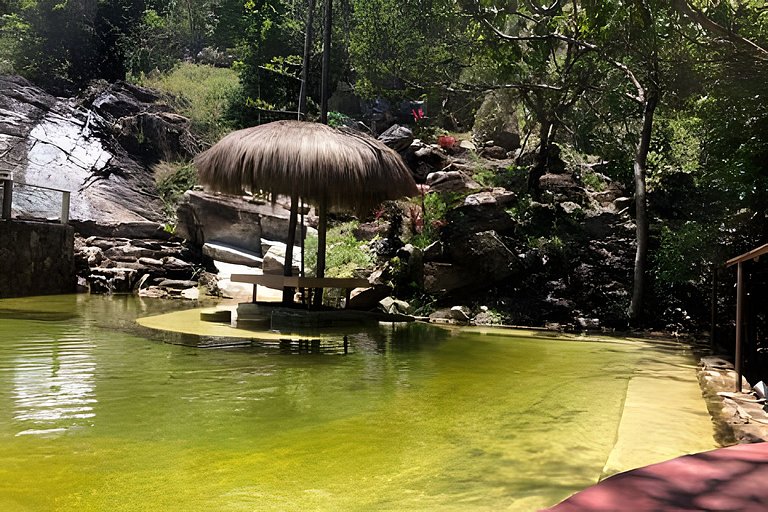 Sítio Piscina natural, Trilha e Cachoeira