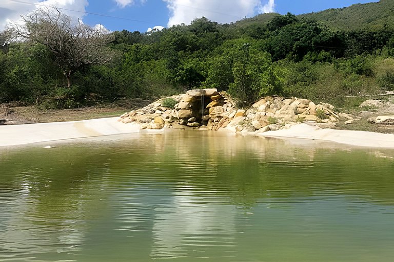 Sítio Piscina natural, Trilha e Cachoeira