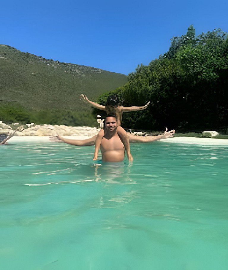 Chalé e Cachoeira ao Pé da Serra