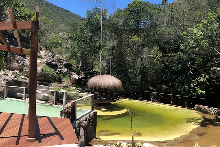 Chalé e Cachoeira ao Pé da Serra