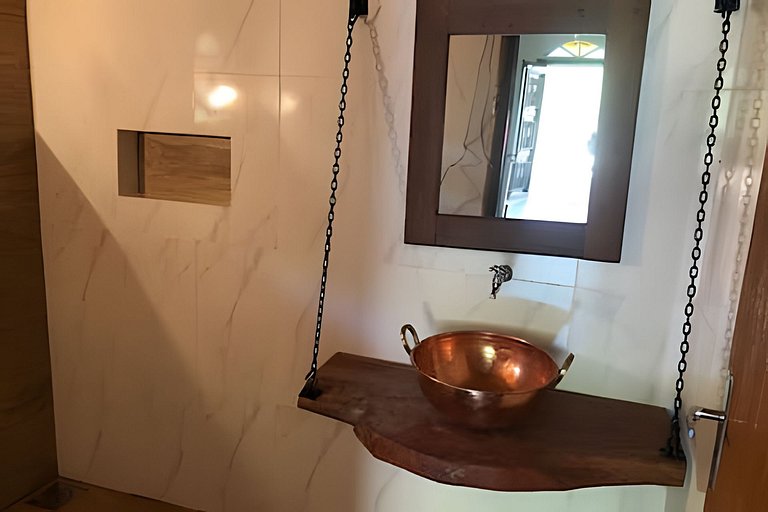 Chalé e Cachoeira ao Pé da Serra