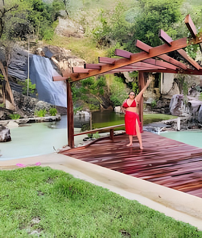 Chalé e Cachoeira ao Pé da Serra