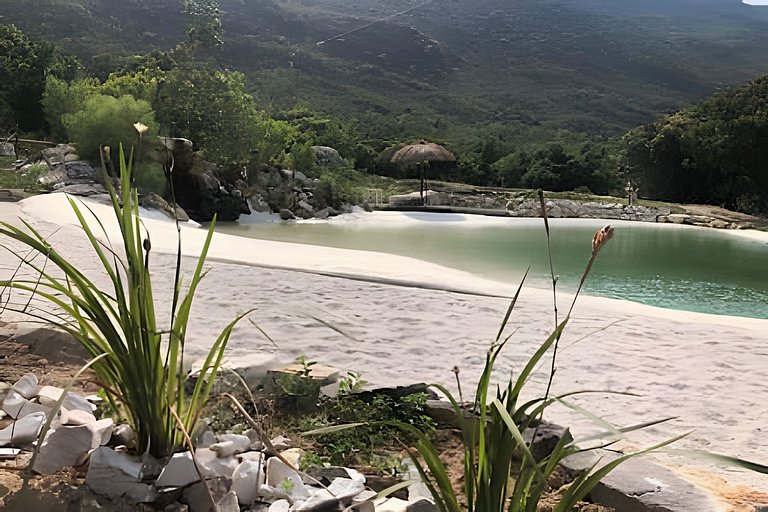 Chalé e Cachoeira ao Pé da Serra