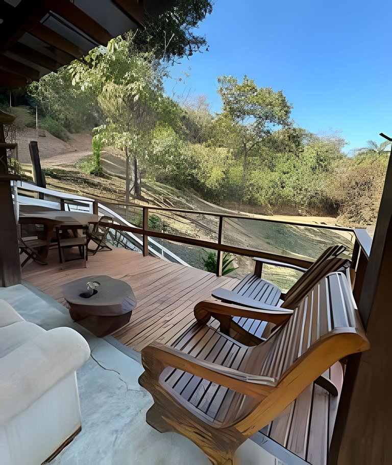 Chale com Hidromassagem em meio a Natureza