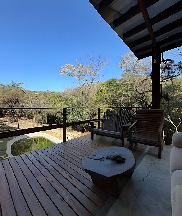 Chale com Hidromassagem em meio a Natureza