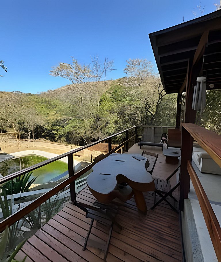 Chale com Hidromassagem em meio a Natureza