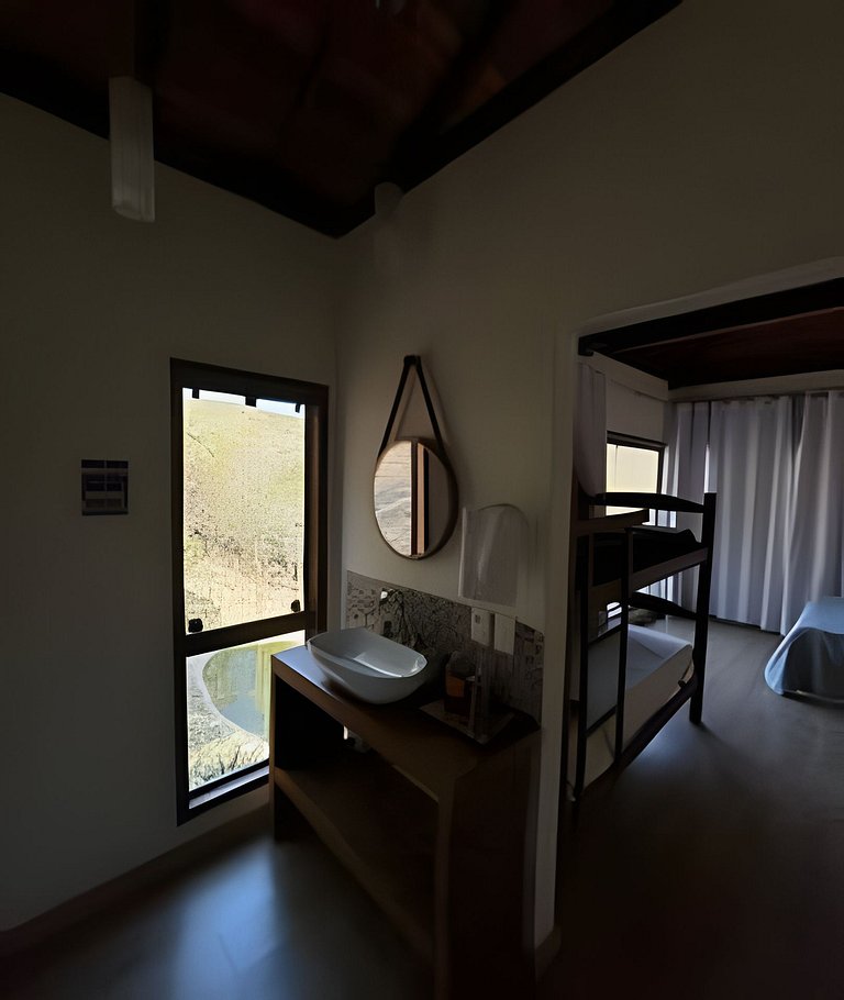 Chale com Hidromassagem em meio a Natureza