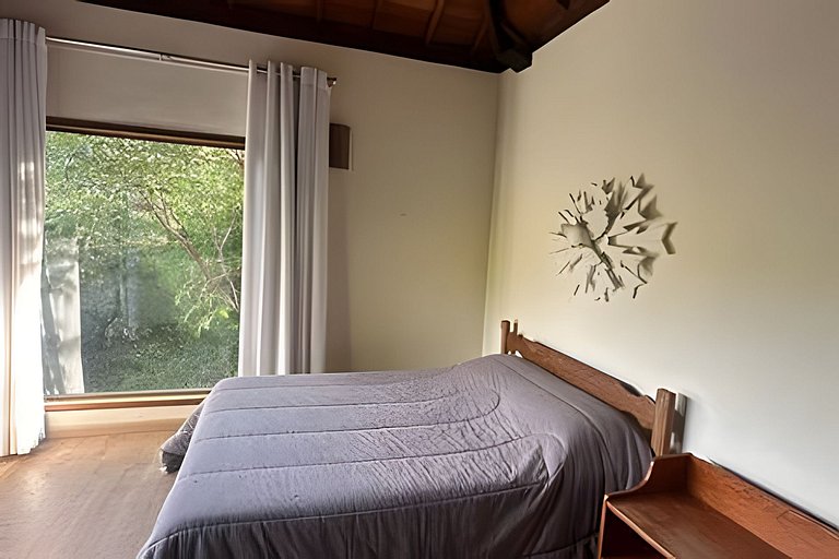 Chale com Hidromassagem em meio a Natureza