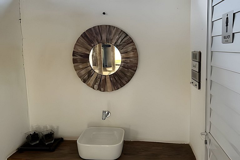 Sitio com Spa Aquecida, Piscina e Vista da Serra