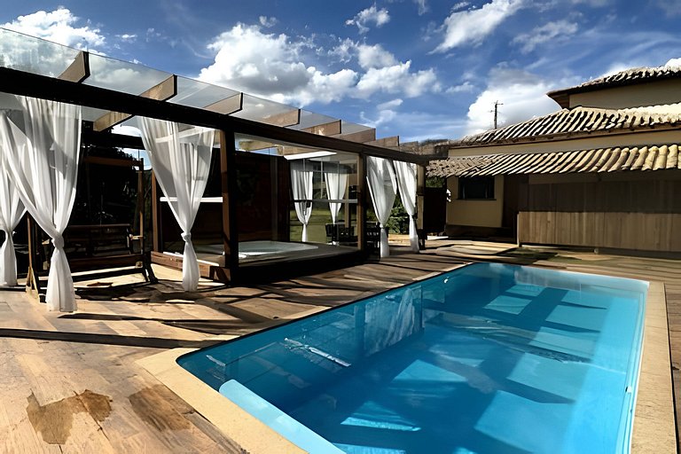 Sitio com Spa Aquecida, Piscina e Vista da Serra