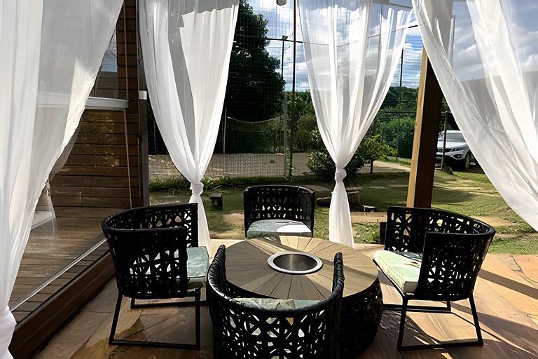 Sitio com Spa Aquecida, Piscina e Vista da Serra