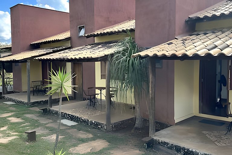 Sitio com Spa Aquecida, Piscina e Vista da Serra