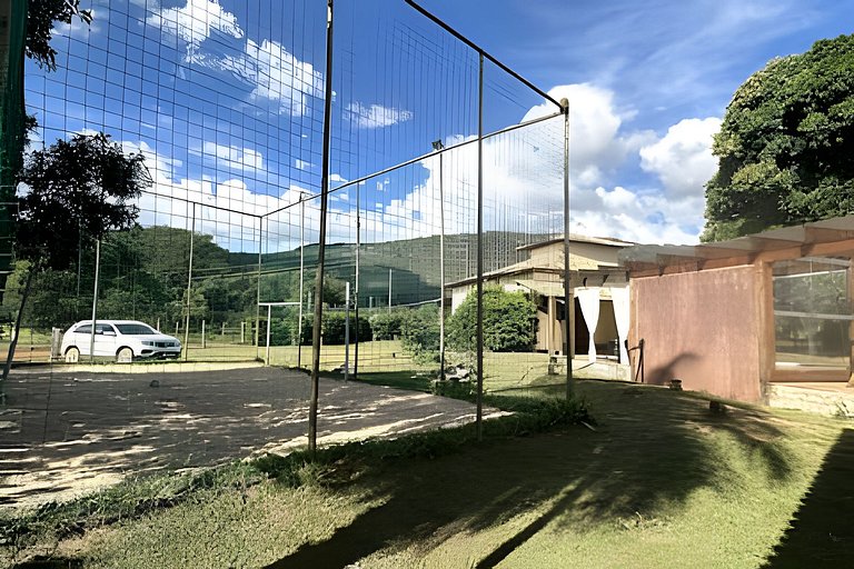 Sitio com Spa Aquecida, Piscina e Vista da Serra