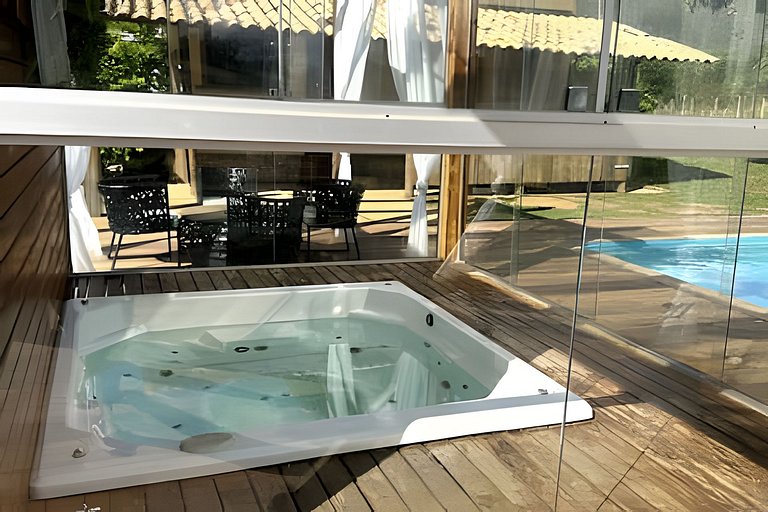 Sitio com Spa Aquecida, Piscina e Vista da Serra