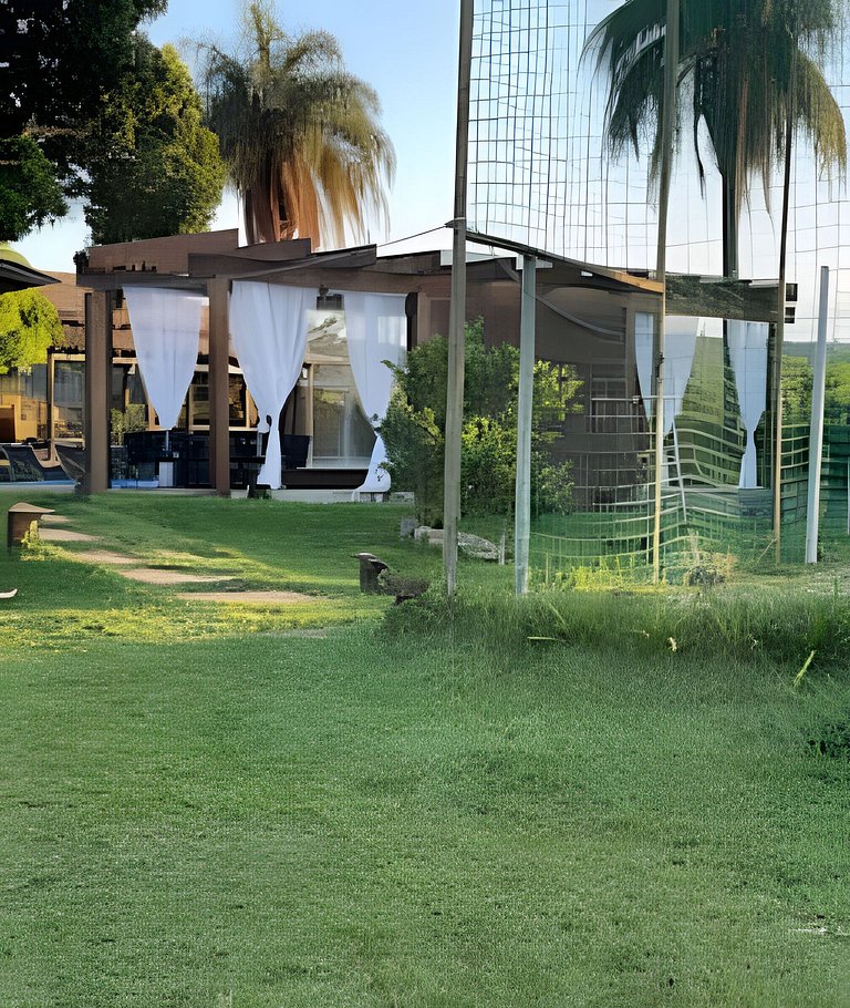 Sitio com Spa Aquecida, Piscina e Vista da Serra