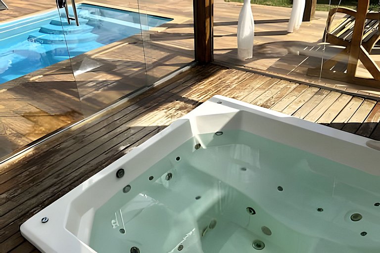 Sitio com Spa Aquecida, Piscina e Vista da Serra
