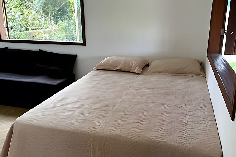 Sitio com Spa Aquecida, Piscina e Vista da Serra