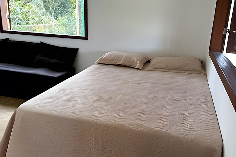 Sitio com Spa Aquecida, Piscina e Vista da Serra