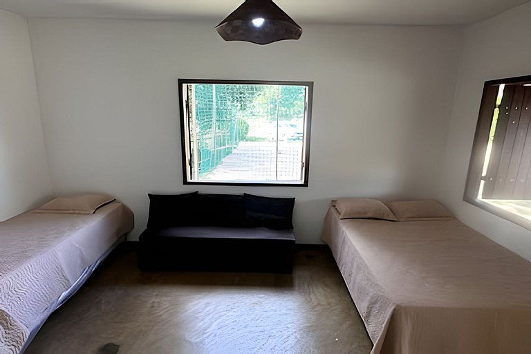 Sitio com Spa Aquecida, Piscina e Vista da Serra