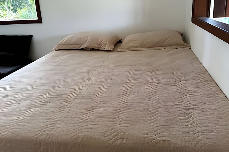 Sitio com Spa Aquecida, Piscina e Vista da Serra