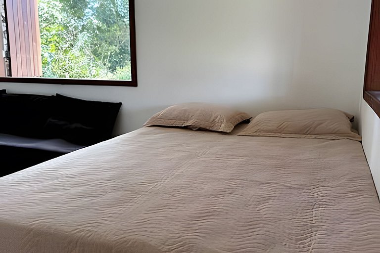 Sitio com Spa Aquecida, Piscina e Vista da Serra