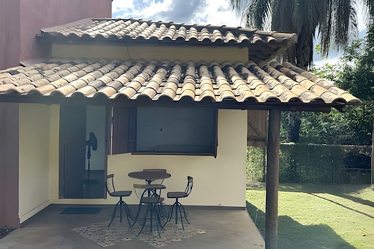 Sitio com Spa Aquecida, Piscina e Vista da Serra