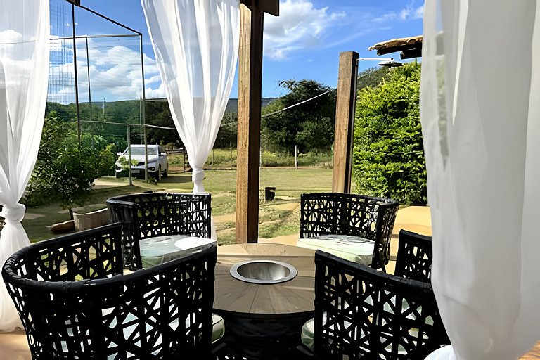 Sitio com Spa Aquecida, Piscina e Vista da Serra